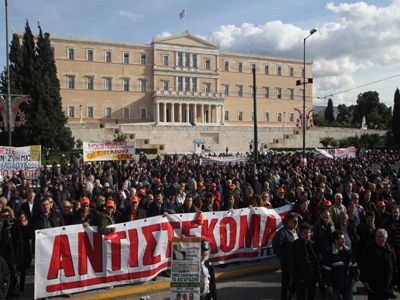 Διαδήλωσαν τα συνδικάτα στο Σύνταγμα