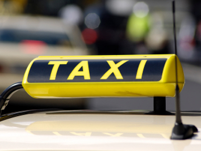 Στο σκαμνί οδηγοί ταξί για παρακώλυση συγκοινωνιών