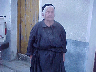 Πέθανε η τελευταία βρακοφορούσα της Λέσβου