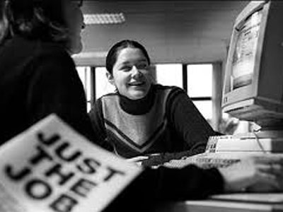 Καλπάζει η ανεργία στις νέες ηλικίες