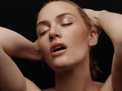 Πιο ερωτευμένη από ποτέ η Kate Winslet