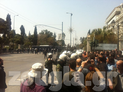 Χωρίς αποτέλεσμα οι συνομιλίες των συμβασιούχων με τον Ραγκούση