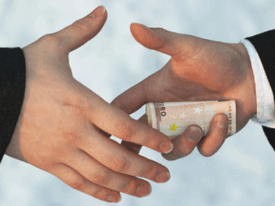 Μας ερευνούν και αυτό δεν είναι απάτη…