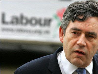 Άρχισαν τα… όργανα εναντίον του Gordon Brown