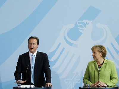 Cameron: Χρειαζόμαστε ένα ισχυρό και σταθερό ευρώ