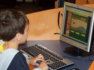 Επικίνδυνη η οθόνη για τα παιδιά