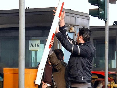 Μυούν τους πολίτες να σηκώνουν τις μπάρες στην Λαμία