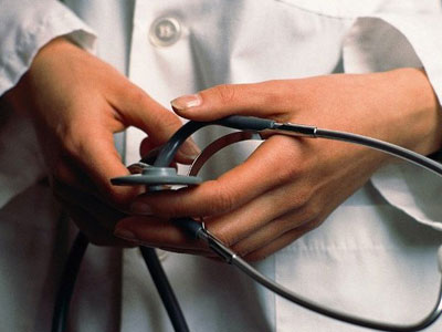 Διαμαρτυρία νοσοκομειακών γιατρών στη Θεσσαλονίκη