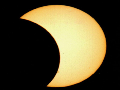 Ολοκληρώθηκε το φαινόμενο της μερικής έκλειψης Ηλίου