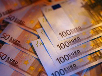 Κερδίζει έδαφος το ευρώ