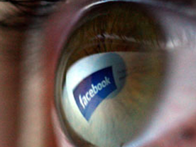 Ξέφραγο αμπέλι το Facebook