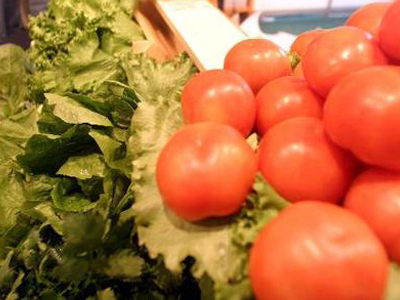 Κατασχέθηκαν μεγάλες ποσότητες ακατάλληλων τροφίμων στην Αθήνα