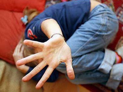 Ανάγκαζε τα παιδιά του να ζουν σε σπηλιές…