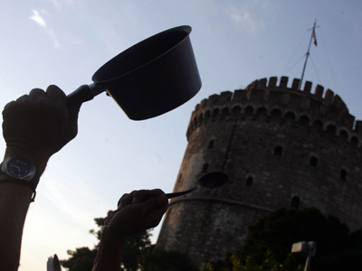 Αψιμαχίες μεταξύ «Αγανακτισμένων» και «Χρυσής Αυγής» στη Θεσσαλονίκη