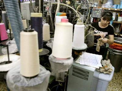 ΕΛ.ΣΤΑΤ.: «Στενάζει» η κλωστοϋφαντουργία