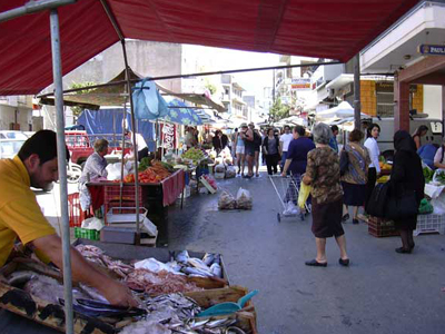 Αναστέλλονται οι κινητοποιήσεις των πωλητών στις λαϊκές αγορές