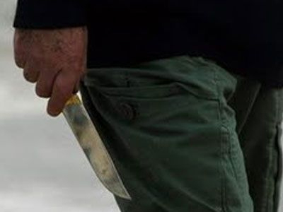Τον τραυμάτισαν με μαχαίρι