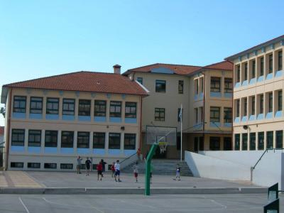 Έκρυβαν ναρκωτικά στις τουαλέτες του σχολείου