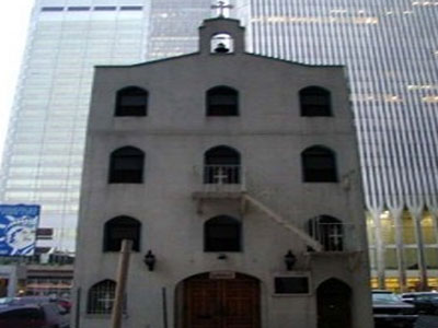 Χτίζουν τζαμί, ξέχασαν την εκκλησία…