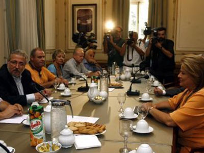 Συναινούν στην ενίσχυση του ΟΜΕΔ υπουργείο και κοινωνικοί εταίροι