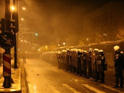 Επεισόδια έξω από το Πολυτεχνείο