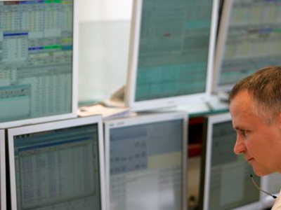 Πέφτει και το spread του 10ετούς