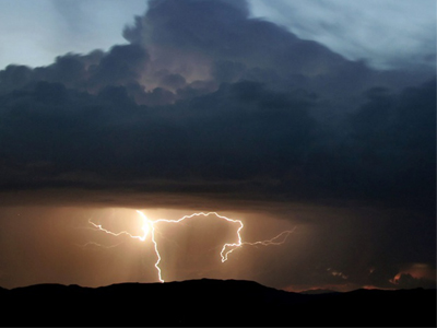 Βροχές και καταιγίδες την Τρίτη