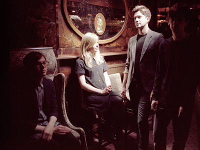 Οι Still Corners @ Six D.O.G.S