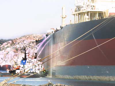 Διαρροή σε δεξαμενόπλοιο ανοιχτά της Ιερισσού