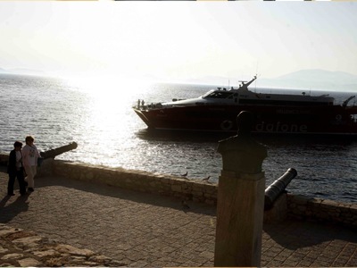 Βυθίστηκε… δελφίνι