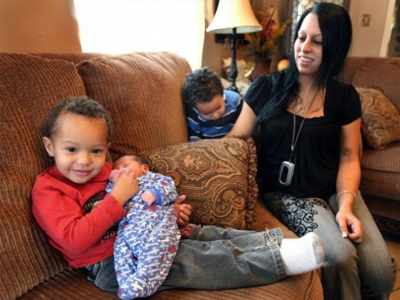 Δίχρονος βοήθησε τη μαμά του να γεννήσει