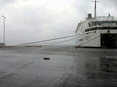 «Δεμένα» τα πλοία με προορισμό τις Κυκλάδες