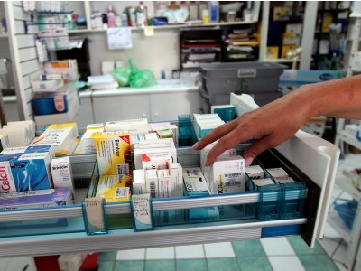 Συνεχίζεται η κόντρα ΕΟΠΥΥ-φαρμακοποιών Συνεχίζεται η κόντρα ΕΟΠΥΥ-φαρμακοποιών