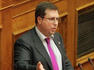 «Είναι φίδι ο Αϊβαλιώτης»