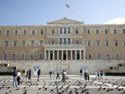 Με τα παιδιά και την κουνιάδα στη Βουλή