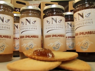 Τι γίνεται όταν ανακατεύουμε τη μπίρα με τη σοκολάτα;