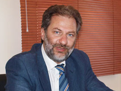 Γιαούρτια και αβγά κατά του δημάρχου Ζακύνθου