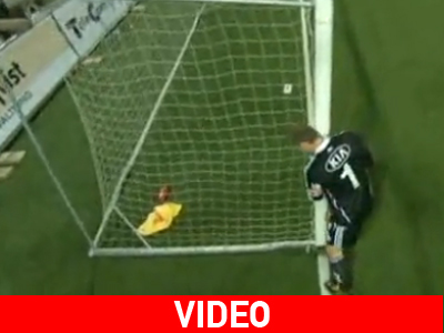 Τερματοφύλακας «μίκρυνε» την εστία του!