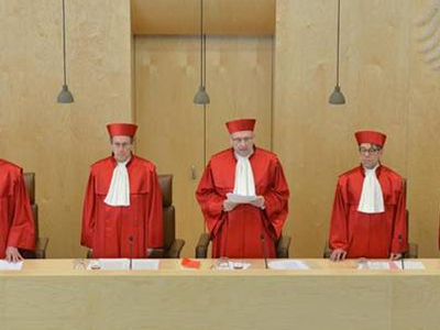 Συνάδει με το γερμανικό Σύνταγμα ο ρόλος της ΕΚΤ;