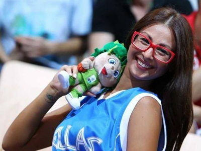 Παντρεύεται η κόρη της Γ. Αγγελοπούλου