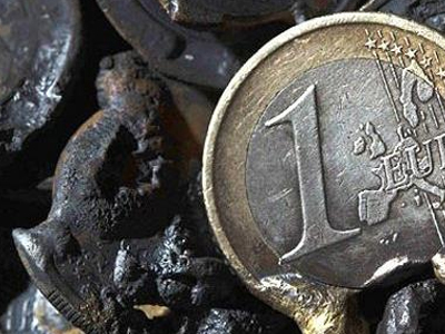 Πτώση σημειώνει το ευρώ