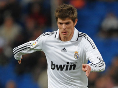 Κλείνει στην Stuttgart ο Klaas-Jan Huntelaar