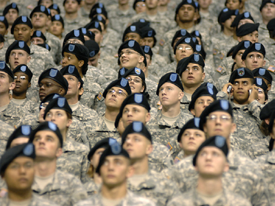 “Ναι” στους ομοφυλόφιλους στον στρατό λένε δύο στους τρεις Αμερικανούς