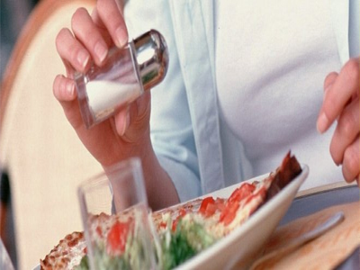 ΕΦΕΤ: «Κόκκινη κάρτα» στις αλατιέρες;