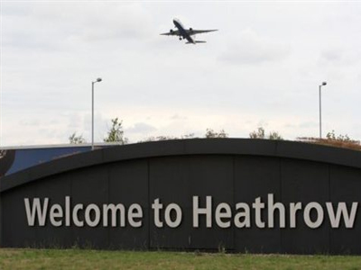 Πολύωρες καθυστερήσεις στο αεροδρόμιο του Ηeathrow