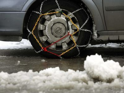 Διακοπή κυκλοφορίας λόγω χιονόπτωσης- Που είναι απαραίτητες οι αντιολισθητικές αλυσίδες