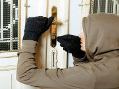 Στο έλεος των διαρρηκτών ο Άγιος Ανδρέας