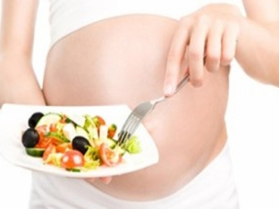 Η ανθυγιεινή διατροφή της εγκύου απειλεί την υγεία των θηλυκών απογόνων