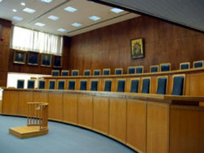 Παύση καθηκόντων για τον πολιτικό υπάλληλο