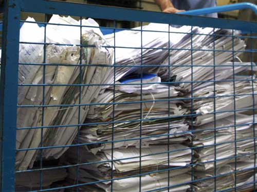 Αστυνομικός… πέταξε δικογραφίες στα σκουπίδια